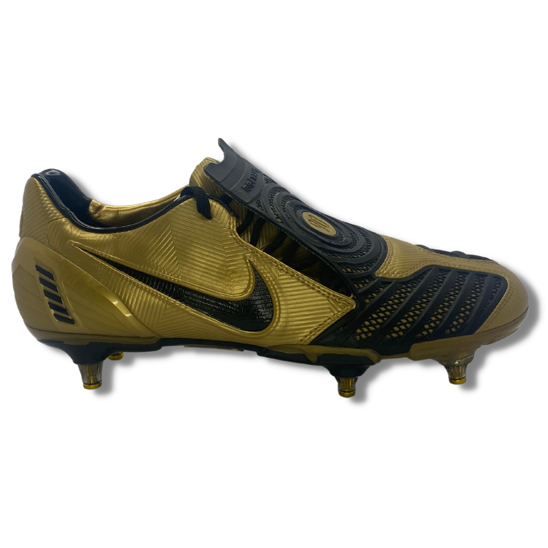 Nike t90 top